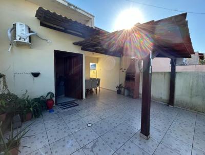 Casa para Venda, em Balneário Piçarras, bairro Itacolomi, 2 dormitórios, 1 banheiro, 1 vaga