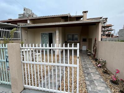 Casa para Venda, em Balneário Piçarras, bairro Itacolomi, 2 dormitórios, 2 banheiros, 1 suíte, 1 vaga
