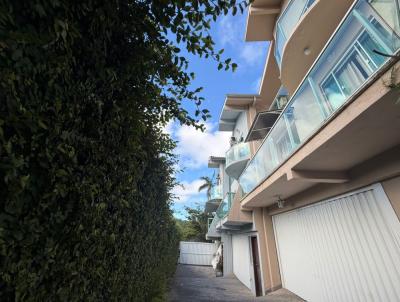 Casa para Venda, em Balne�rio Cambori�, bairro Praia dos Amores, 3 dormit�rios, 3 banheiros, 1 su�te, 2 vagas